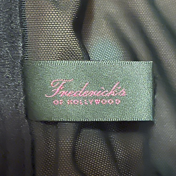 Frederick's of Hollywood Elegant Black and Red Lace Bra 34F - Picture 4 of 5